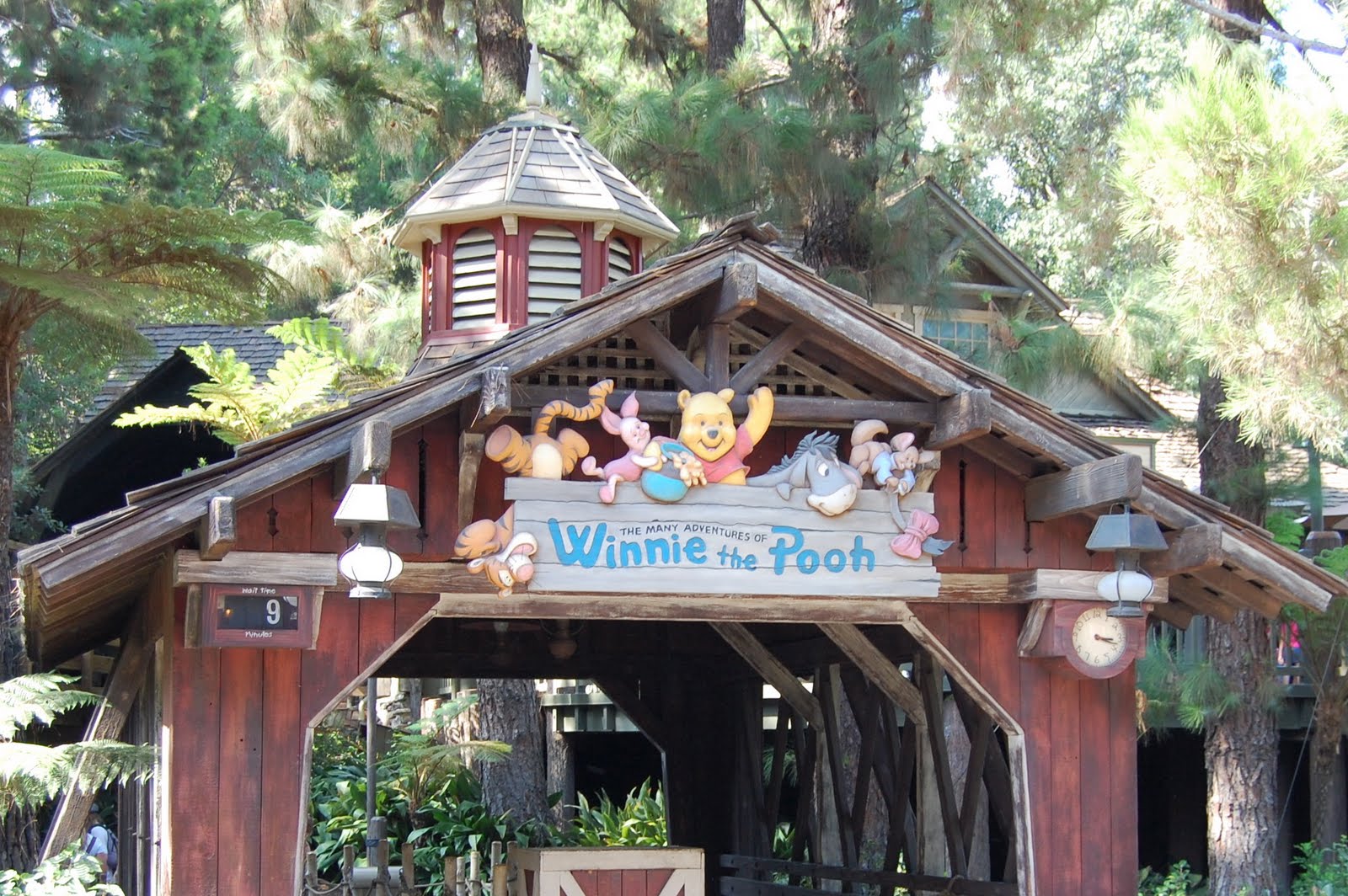 Winnie-the-pooh-exterior.jpg