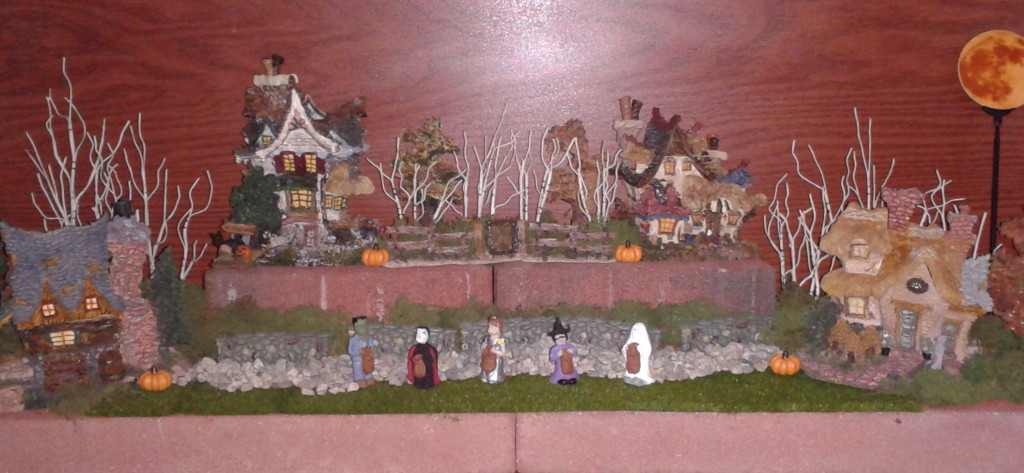 2012 Halloween Boyd's Bear Village