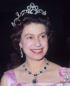 King George VI Victorian necklace and earrings - Queen Elizabeth