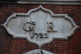 Hampton Court - George II Gateway