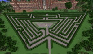 Hampton Court - the Maze