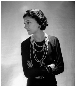 Coco Chanel - pearls 1