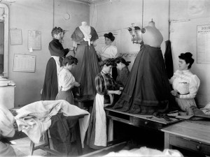 PARIS - ATELIER DE COUTURE WORTH