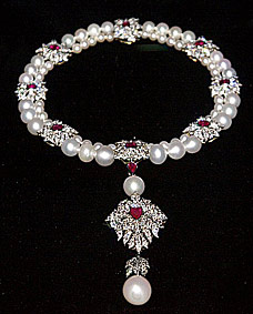La Peregina pearl necklace 2