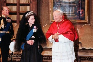 Queen Elizabeth - crown and mantilla worn on visit to Pope John Paul II