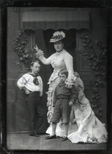 Princess Helene with children