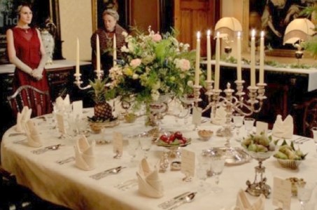 how to set a formal dinner table in the Downton Abbey style | The ...